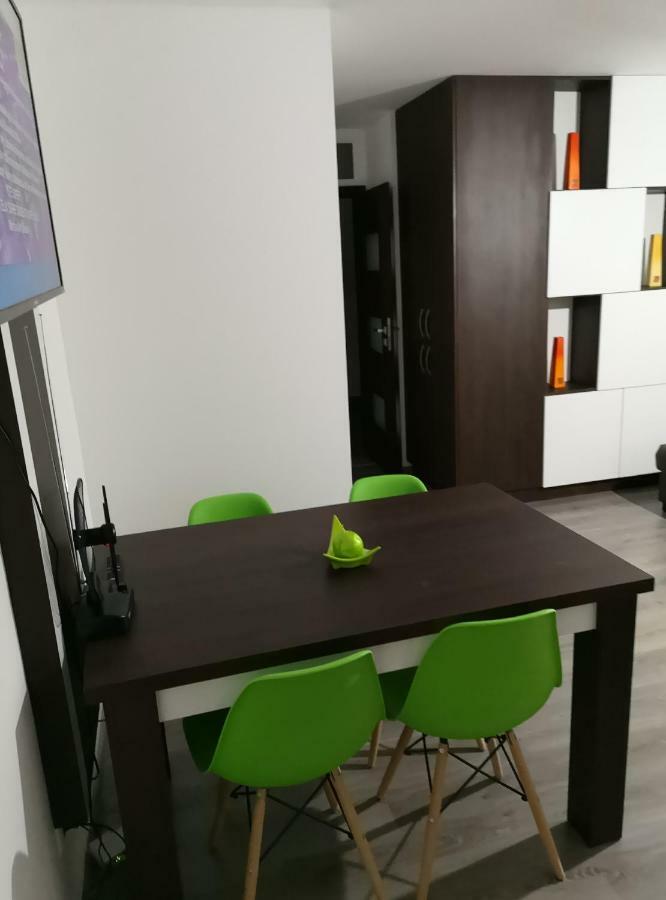Centrum Apartman Leyla 巴尔代约夫 外观 照片